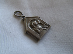 Vtg Sterling Charm Solid Double Sided Dog in Doghouse **3.7 Grams**