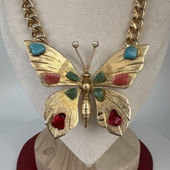 Vintage Focal Point Butterfly w/MultiStones Gold Toned Necklace. See pics.