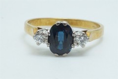 VINTAGE ENGLISH 18K GOLD NATURAL SAPPHIRE & DIAMOND 3 STONE TRILOGY RING c1980