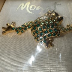 Monet pin brooch Frog rhinestones vintage unused 80’s Mint In Box