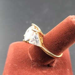 Vtg Sz 7.5 Ring Round w/ Triangles Cubic Zirconia 18KGE Fashion Jewelry STG#5