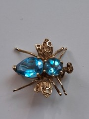10k Yellow Gold Blue Topaz Bee Bug Fling Insect Pin Pendant Brooch