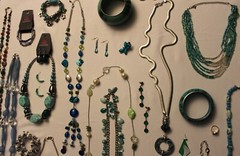 Costume Jewelry Mixed lots – ALL WEARABLE – 1/2 Pound Branded/Unbranded