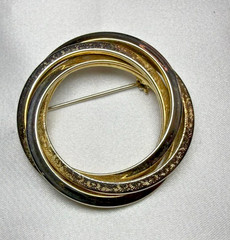 Vintage Interlocking Double Circle Brooch Gold Tone Textured Geometric Pin 4.5cm