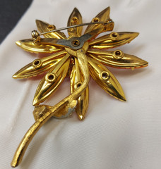Vintage Selro Selini? Lucite & Rhinestone Gold Tone Floral Set Brooch & Earrings