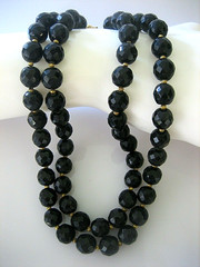 VINTAGE SIGNED MARVELLA BLACK FACETED BEAD WITH FANCY GOLD TONE CLASP NECKLACE