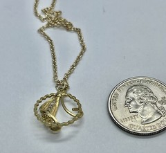 Vintage Pearl on Filigree Leaf Goldtone Pendant Necklace 17 1/2”
