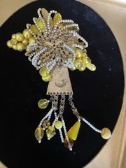 HUGE VINTAGE BROOCH HAND-WIRED GLASS BEADS Stone COLORFUL ATTRACTIVE FLOWER