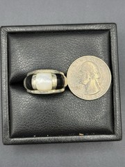 Vintage Sterling Silver Mother Pearl Onyx Dome Ring 6 Grams Size 7.5 D7