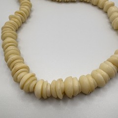Vintage Hawaiian Puka Shell Bead Necklace 70’s Barrel Clasp