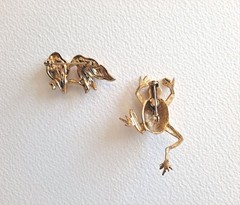 2 Vtg Pin Brooch, (1) Perched Jelly Belly Birds, (1) Frog, 1950s, Goldplated