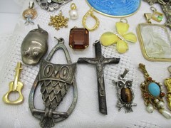 VINTAGE ESTATE JEWELRY LOT 40+ PENDANT CHARMS NO CHAIN CRAFT REPURPOSE OWL CROSS