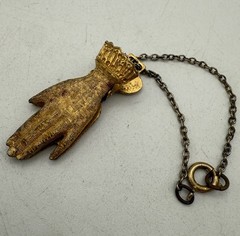 Vintage Scarf Glove Holder with chain gold Tone Intricate Clamped Hands