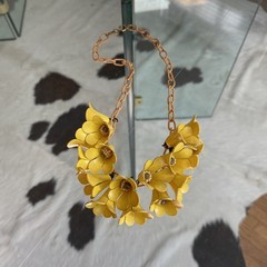 True Vintage 30s 40s Yellow Celluloid Bell Flower Necklace Peach Pink Chain 17″