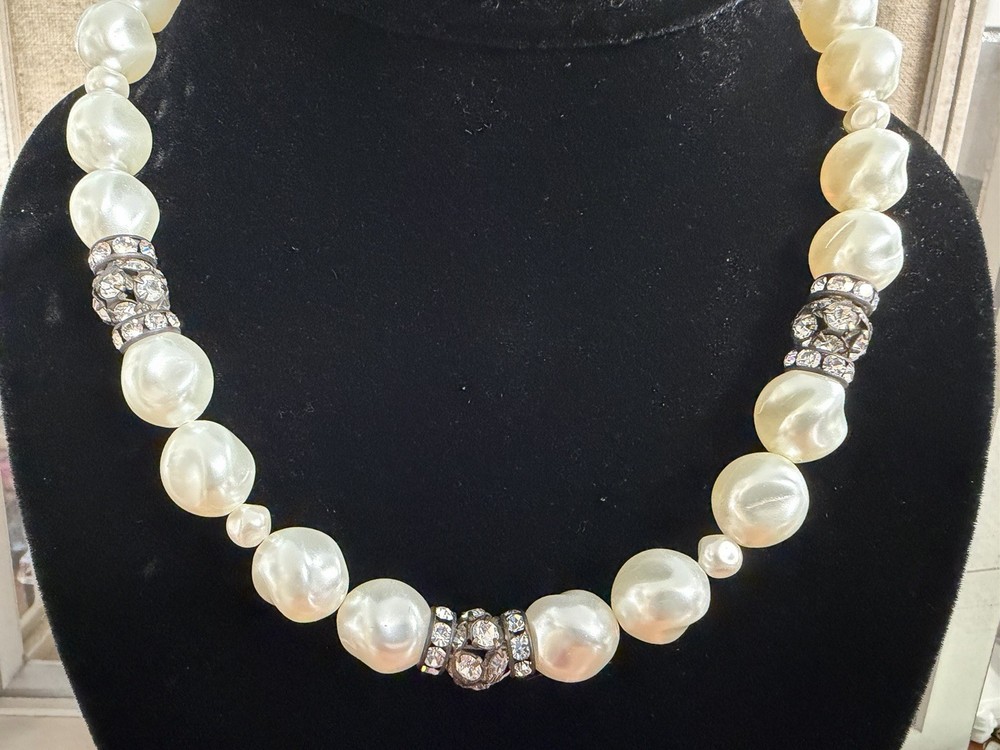Vintage Unbranded 16 Faux Pearl Necklace with Rhinestone Accents Silver Tone
