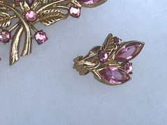 Lovely Vintage Open back Pink Crystal Glass Flower Pin Brooch & Earrings Set