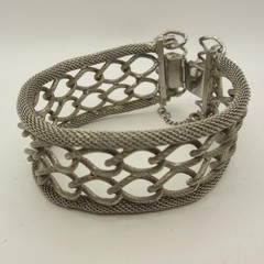 Vintage Mesh Bracelet Twisted Links Blue Bead Accents Safety Chain Silver Tone