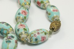 Vintage Chinese Export Hand Knotted 24mm Painted Ceramic/Porcelain Bead Necklace