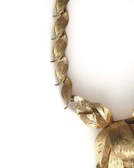 Vintage Ladies Designer Marvella Brushed Gold Tone Leaf & Tassel Necklace 16″