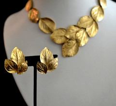 TRIFARI Necklace Clip Earring Set LEAF LEAVES Brush Gold Tone Vintage 19 in. Vtg