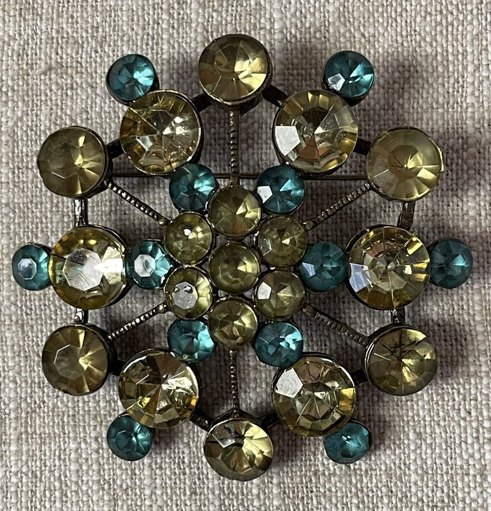 Vintage Bronze Tone Brooch Pin w Green & Yellow Rhinestones 2.25” Diameter