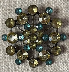 Vintage Bronze Tone Brooch Pin w Green & Yellow Rhinestones 2.25” Diameter