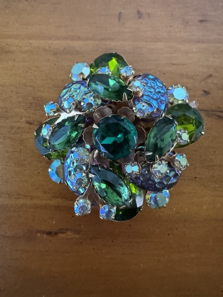 JULIANA DELIZZA and ELSTER LARGE GOLD TONE GREEN RHINESTONE BROOCH