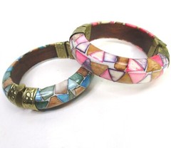 Vintage Horn Inlaid Bone Chunky Bangle Bracelet Hinged Brass pin Pastel Wood 60s