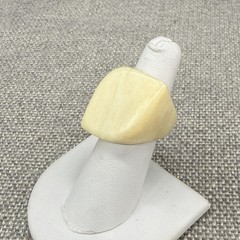Vintage Ring Chunky Asymmetrical Cream Size 5.5 MCM Retro Mod