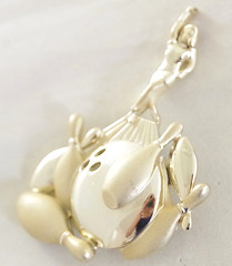 Cool Perspective! 2 7/8″ VTG c1980’s AJC FEMALE BOWLER BOWLING 2-TONE BROOCH PIN
