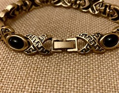Vintage Gold Tone Acrylic Faux Onyx Bracelet 7.25″ Length Retro