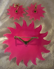 Vintage Flower Power Brooch and Earrings 3″