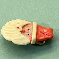 Vintage Santa Claus Christmas Brooch Pin Simple Made Red White Resin 1970’s