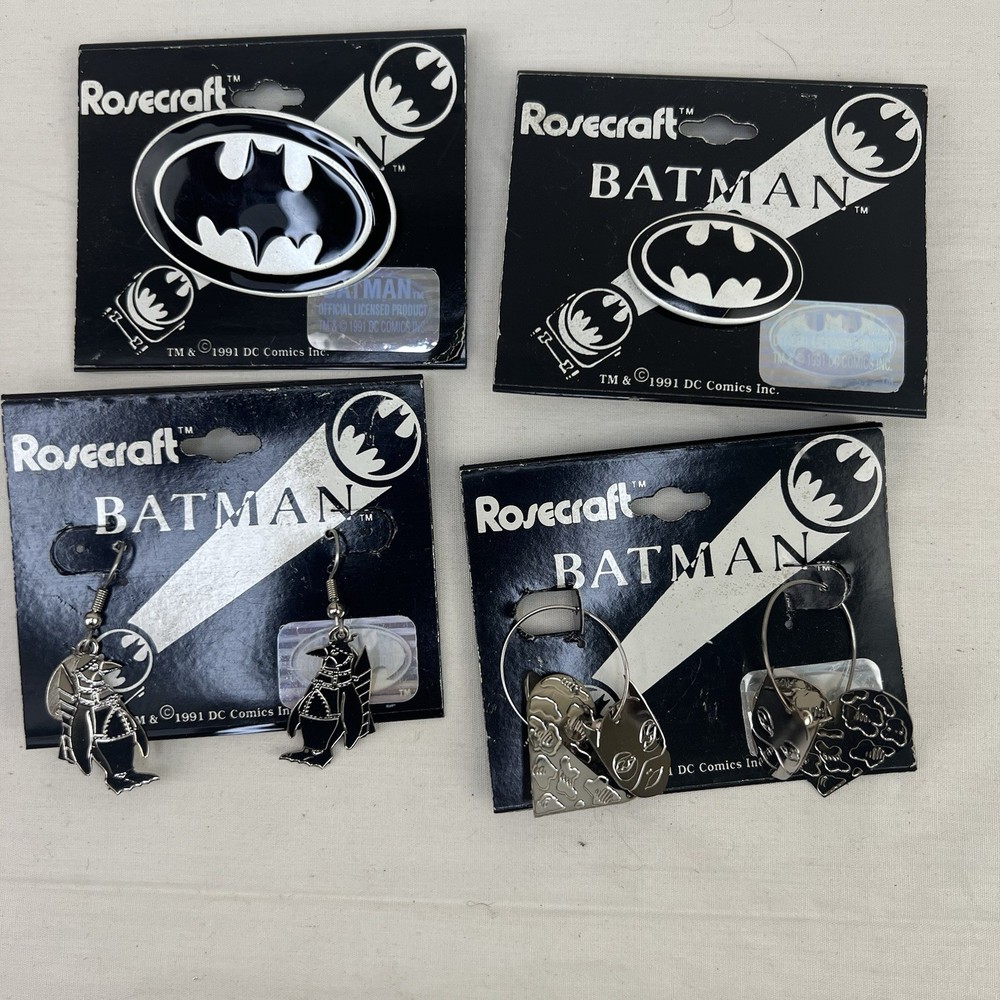 Vtg 1991 Batman Returns 2 Pin & 2 Earrings Cat women retro 90s Y2K DC Comics