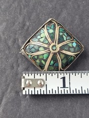 Small Silver Tone Green Chip Stone Brooch READ MISSING A STONE