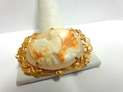 vintage cameo y gold plated hd carved sz 1.75 in tall wtg 11.3 grams bust