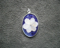 Mother of Pearl Inlay & Vibrant Blue Enamel Alpaca Vintage Pendant 2.0g