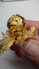 Vintage WARNER mechanical gold tone Day to Night flower brooch pin