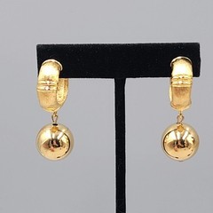 Vintage Monet Textured Hoop Pierced Earrings Gold Plated Dangle Ball 1.5″