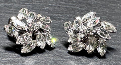 SPARKLY FLORAL RHINESTONE B DAVID CLIP EARRINGS 1934 PATENT D391