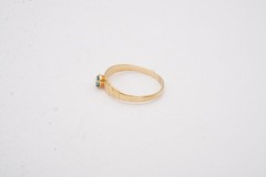 Vintage 10k Yellow Gold Green Glass Stone Childs Ring Size 2