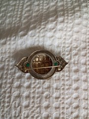 Unique Vintage “Sterling NR” Goldtone Vermeil Brooch Pin Green Glass 2.5in
