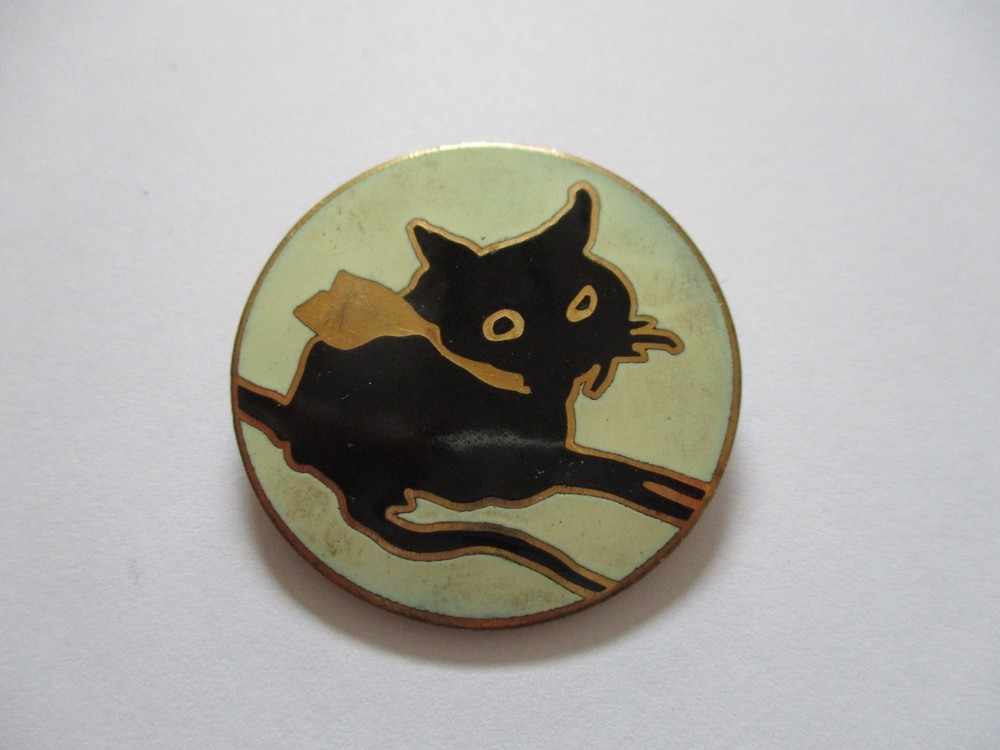 MMA Metropolitan Museum of Art Enamel Cat Pin