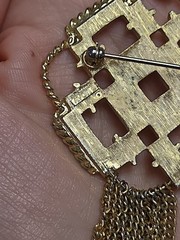 Avon Vintage 1972 Contempra Convertible Necklace/Pin – No Chain