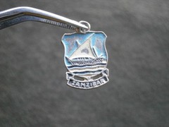 Zanzibar Africa Vintage Silvertone Enamel Travel Shield Bracelet Charm 3.2g FLAW