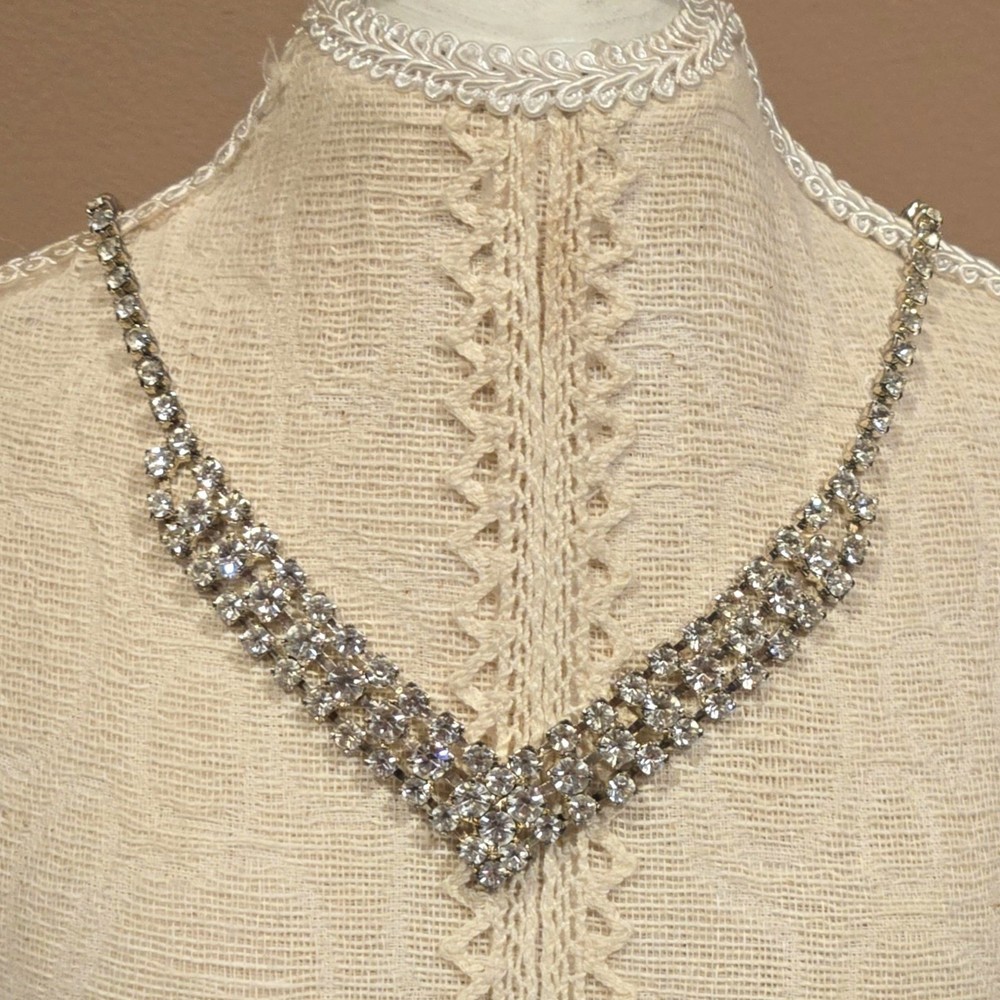 Vintage Lind Rhinestone Bib Necklace Silver Plated Bridal jewelry Glam Jewelry
