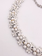 VTG Charel White Enamel Daisy Beaded Rhinestone Choker Necklace