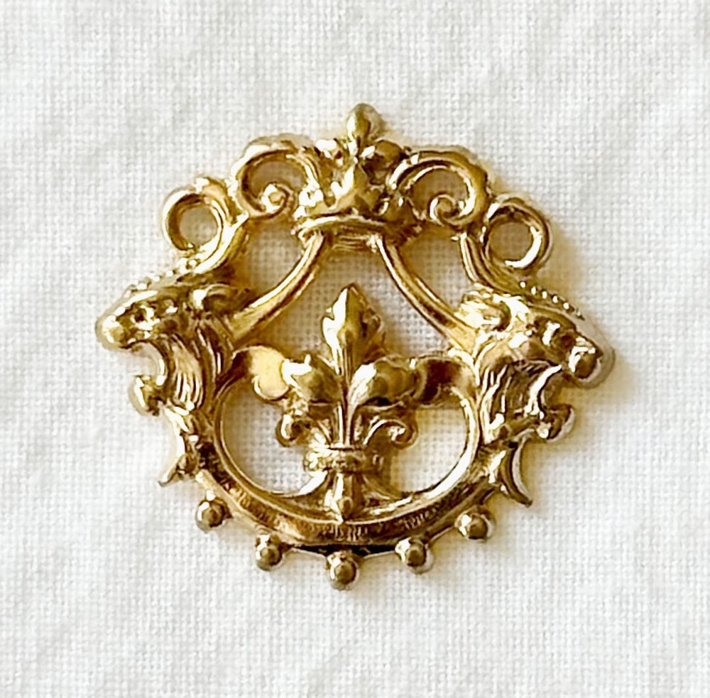 Jewelry Stamping – French raw brass double lion’s head w/14K gold plate – 5 pcs.