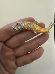 MMA Metropolitan Museum of Art Gold Tone Fish Brooch ( Missing A Rhinestone)