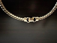 Original Vintage CORO Pegasus Gold Tone Necklace. 15.75″ 1950s. Item #410